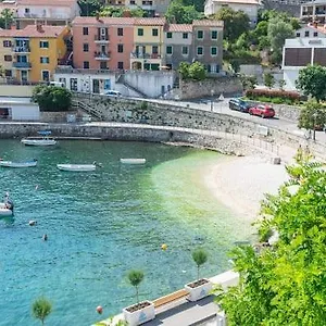 https://apartmani-ella.in-istria.net